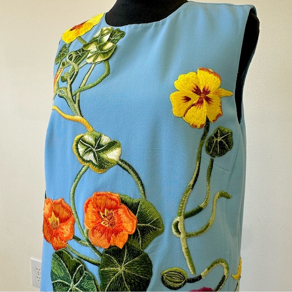 Oscar De La Renta
Nasturtium Embroidered Sleeveless Mini Shift Dress - Picture 9 of 13